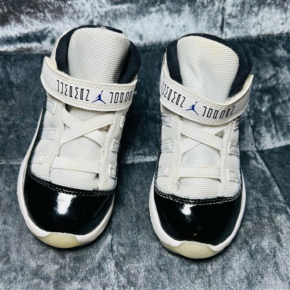 Nike Air Jordan 11 Retro Concord Baby Size 9C Athletic Shoes Sneakers 378040-100